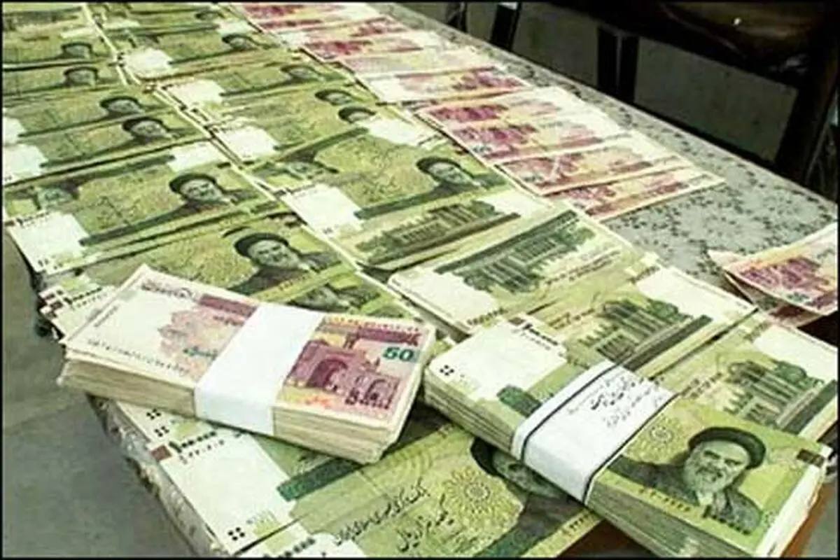 الریال الایرانی یتعافى امام الدولار بنسبة 21 بالمئة 