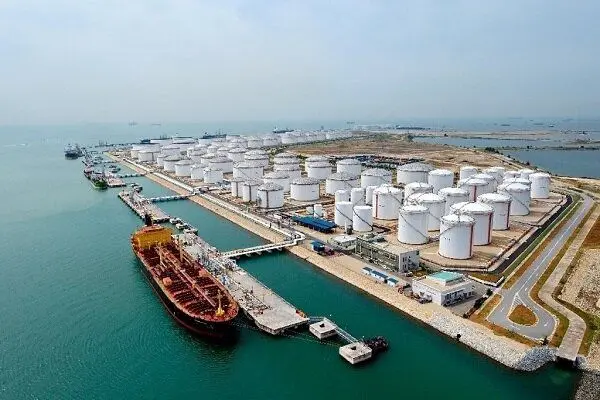 Jask port uploads its first oil export cargo