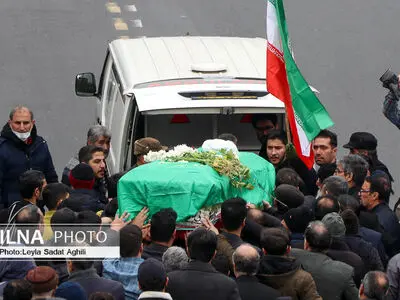 پیکر آیت‌الله امامی کاشانی تشییع شد