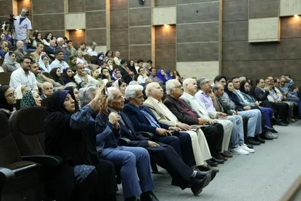 سعدی بر خوان ایران نشست/مدیر مرکز سعدی شناسی: فردوسی و سعدی دو روی سکه هویت ایرانی هستند