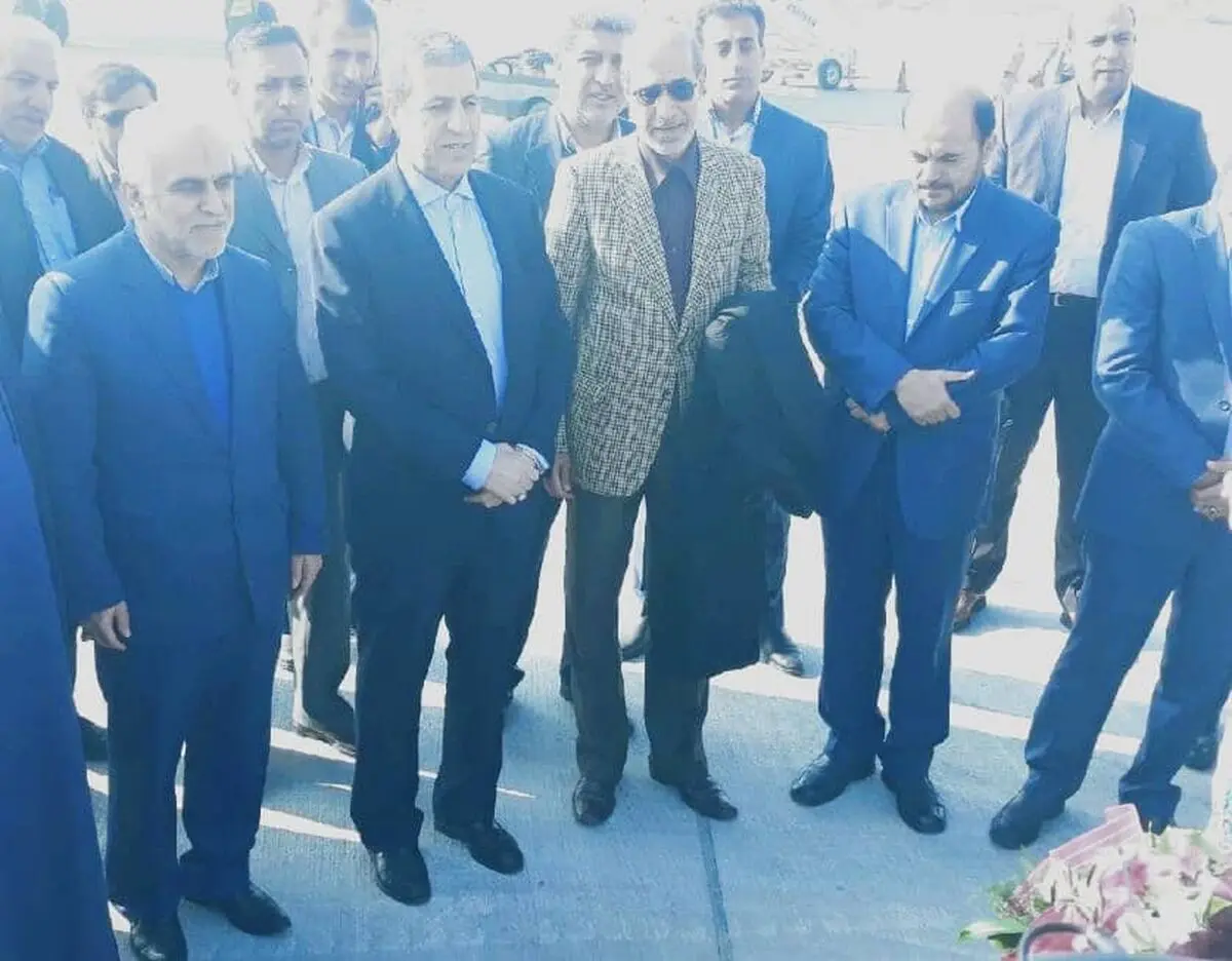 وزیر اقتصاد با تاخیر وارد بوشهر شد