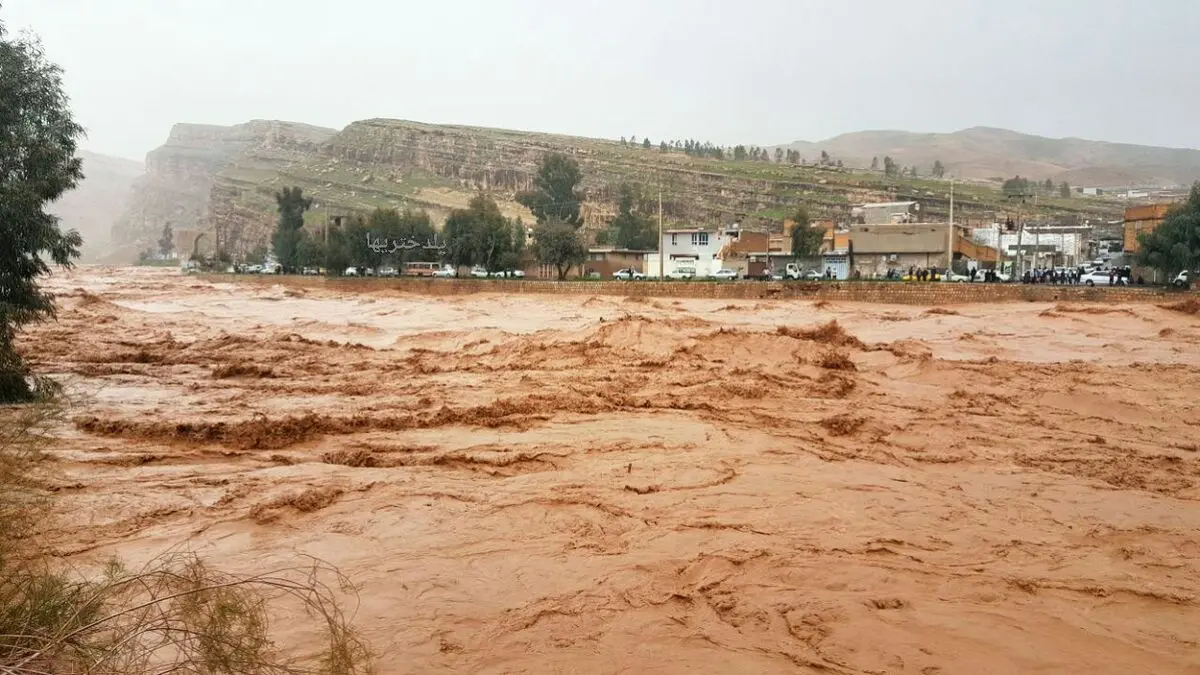 ۳ کشته و زخمی در پی سیل امروز در کوهدشت/تخلیه چند روستا در پلدختر/ قطعی آب و برق ۷۵ روستای معمولان