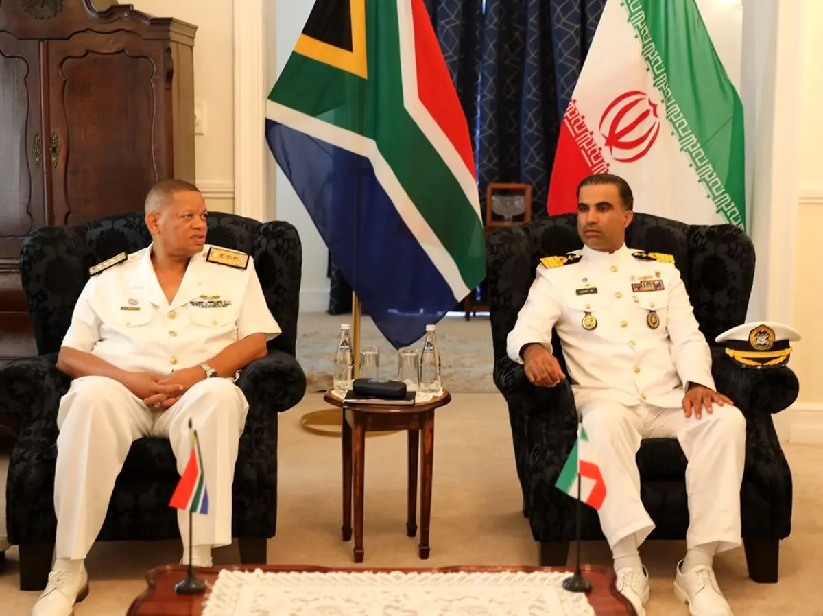 دیدار فرمانده ناوگروه ۱۰۳ نداجا با فرمانده نیروی دریایی آفریقای جنوبی