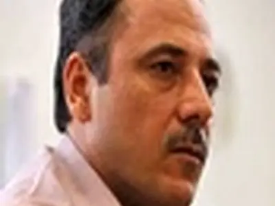 نقد و بررسی کتاب نویسنده جایزه خرس طلایی