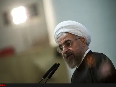دولت و مجلس باید برای حل مشکلات کشور در کنار هم باشند