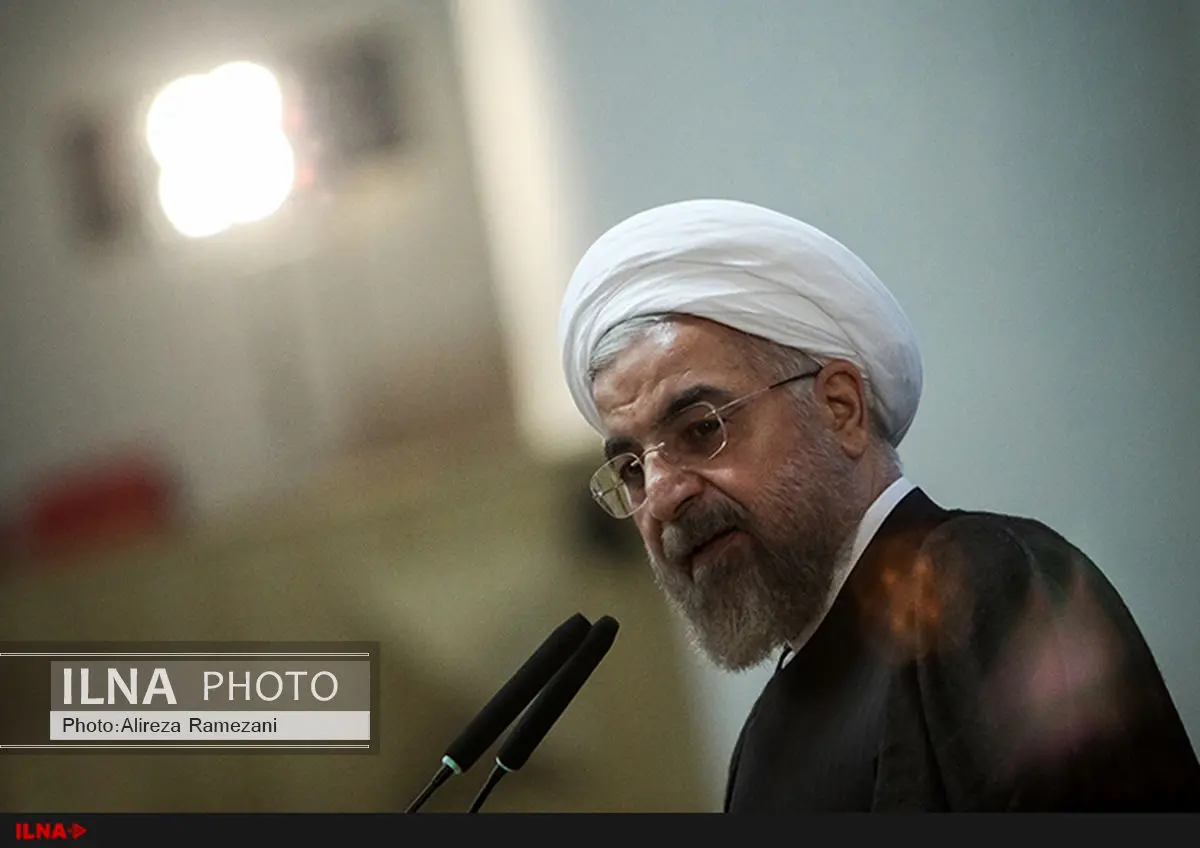 دولت و مجلس باید برای حل مشکلات کشور در کنار هم باشند