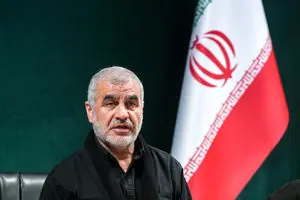 دولت با محتکران و سواستفاده گران برخورد کند