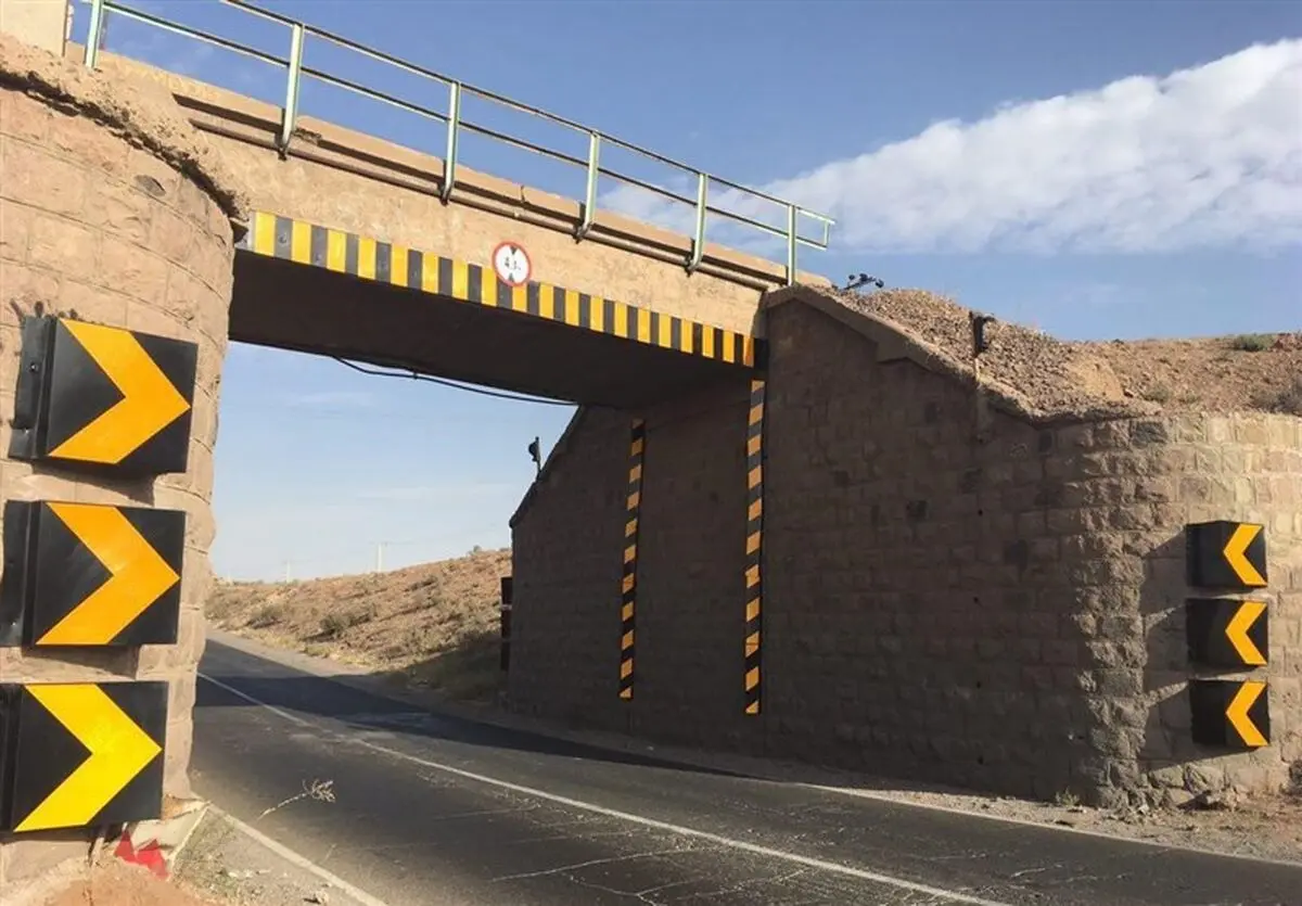ایمن سازی ۲۱ دستگاه پل در محورهای مواصلاتی رومشکان