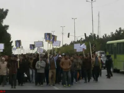  کارگران معدن البرز شرقی مقابل دفتر نماینده مجلس تجمع کردند