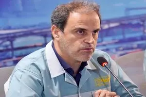 فولاد مبارکه در تولید برق خورشیدی چراغ اول در کشور را روشن کرد