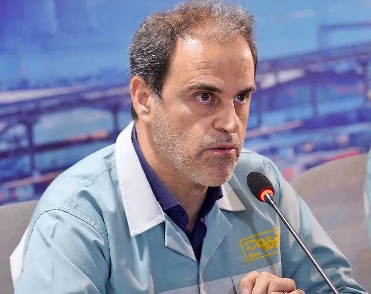 فولاد مبارکه در تولید برق خورشیدی چراغ اول در کشور را روشن کرد