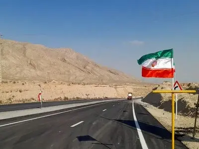 احداث بزرگراه جهرم-لار-بندرعباس در دست اجرا است
