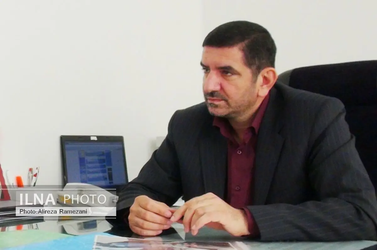 در فضای تعریف، تمجید و چاپلوسی نمی توان به توسعه دست یافت