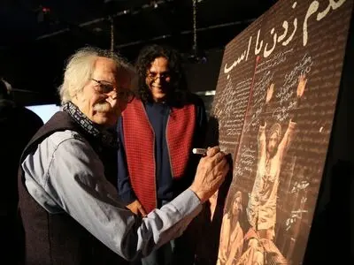 محمود دولت‌آبادی پس از دیدن «قدم زدن با اسب» چه گفت؟