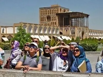 دولت فقط یک ماه گردشگری را به بخش خصوصی واگذار کند/ بیش از ۷۵ درصد دفاتر خدمات مسافرتی وجود خارجی ندارند
