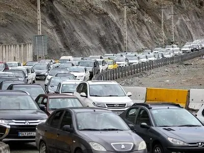 ترافیک سنگین به همراه بارش باران و مه‌گرفتگی در محورهای شمالی
