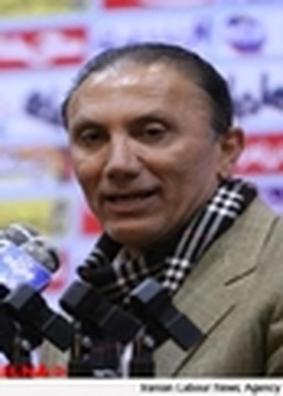 درخشان: بازیکنان پرسپولیس نباید استرس داشته باشند