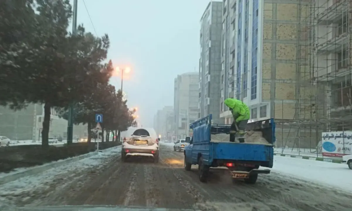 بازگشایی ۹۰۰ معبر اصلی شهر ارومیه توسط ۸۸۰ پاکبان