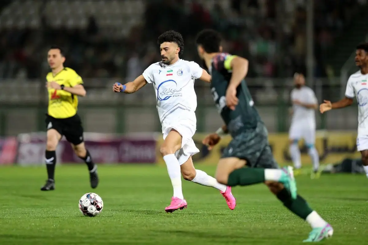 ذوب‌آهن0-0استقلال: پایان یک نیمه‌ای بدون گل