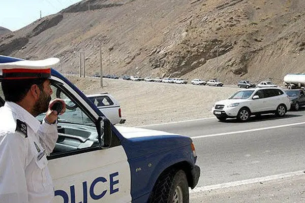 خودرو پژو با رانندگی نوجوان ۱۳ ساله در نایین متوقف شد