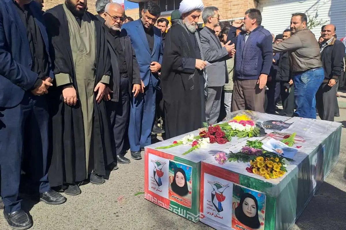 پیکر خواهران شهید در بویین زهرا تشییع شد