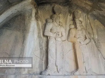 تاق بستان صدها سال از گزند حوادث سخت در امان مانده/ آلودگی‌های سطحی و لانه‌گذاری فصلی حشرات موضوع تازه‌ای نیست/ انجام مطالعه ساختاری، آسیب‌شناسی و حفاظت