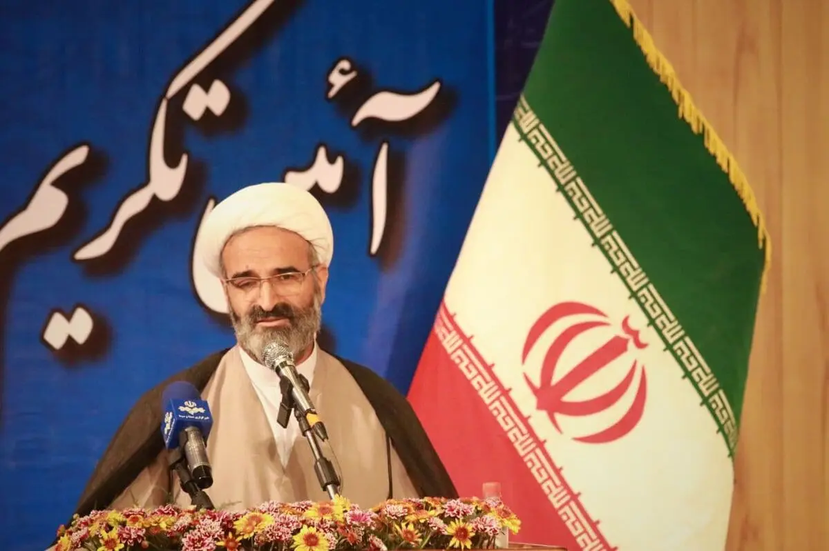 عدالت محوری و فسادستیزی محور کاری استاندار جدید باشد
