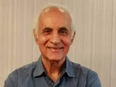 بزرگداشت «احمد الستی» در اختتامیه جایزه پژوهش سینمایی