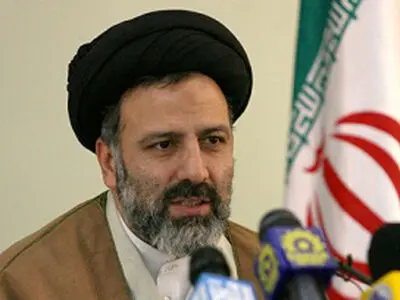برخی با روابط ناسالم در نظام اداری  به دنبال تصرف زمین هستند