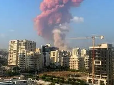 پرتاب گوجه به ساختمان گمرک + فیلم 