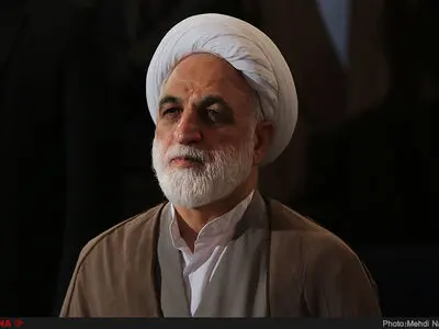 در موارد غیر ضروری برای متهمان از دستبند و پابند استفاده نمی‌شود/ نباید از مرز انصاف و عدالت خارج شویم