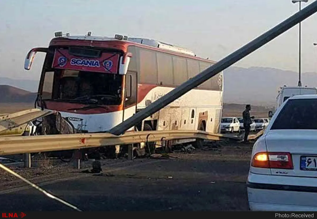 مصدومان تصادف اتوبوس زائران در فارس مداوا شدند