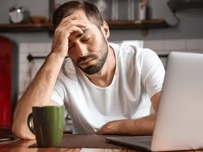همیشه خسته‌اید؟ بدن‌تان این ۲ ویتامین را کم دارد