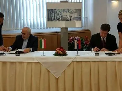 امضای یادداشت تفاهم در زمینه رایزنی‌های سیاسی بین وزیران خارجه ایران و اسلواکی