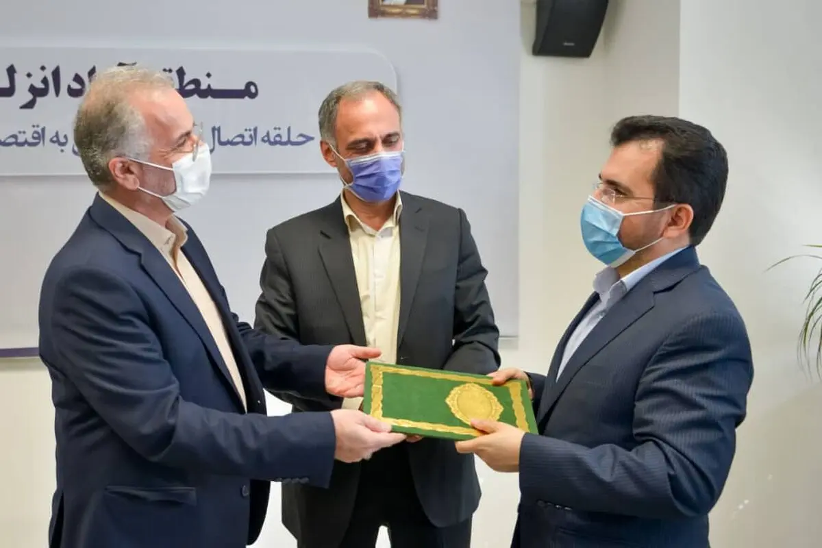 منطقه آزاد انزلی مهمترین پنجره و مجرای ارتباطی اقتصاد کشورمان در مراودات بین المللی است