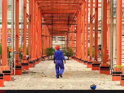 سر ریز نفت از نیروهای غیر متخصص/ احمدی نژاد 160 هزار نفر را روانه وزارت نفت کرد