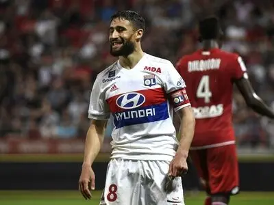 هافبک مورد نظر لیورپول لیون را ترک می‌کند