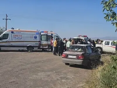 ۲۹ نفر در اثر واژگونی اتوبوس در شبستر مصدوم شدند