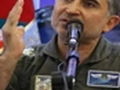 خلبانان نیروی هوایی، مدافعان واقعی حریم ولایت هستند