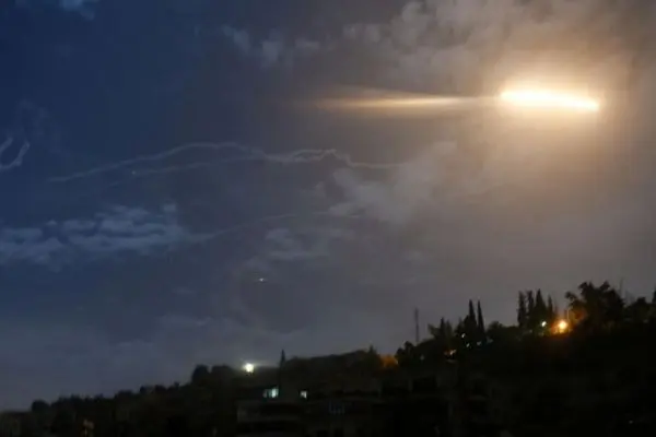الدفاع الجوي السوري یتصدى لعدوان إسرائیلي جنوبي دمشق