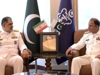 دریادار ایرانی با فرمانده نیروی دریایی پاکستان دیدار کرد