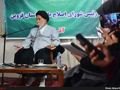 نشست خبری حجت الاسلام والمسلمین سید ناصر قوامی رییس شورای اصلاح طلبان استان قزوین