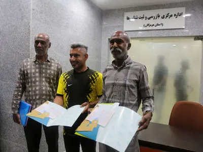 آغاز تحویل بیش از  ۲ هزار گواهینامه ثبت شناورهای صیادی در هرمزگان