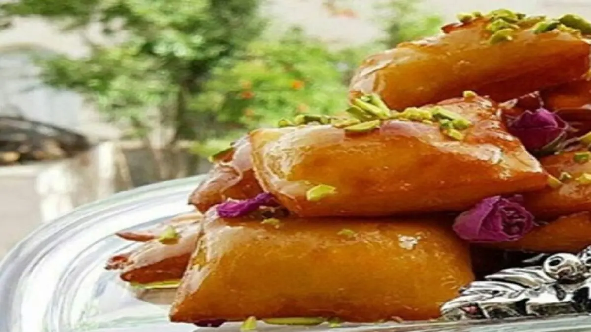 طرز تهیه شیرینی بالشتک عسلی