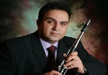 دستمزد بهترین نوازنده برای هر کنسرت یک میلیون تومان است/ نوازنده دویست هزار تومانی هم داریم/ خواننده‌ها ده‌ها برابر نوازنده‌ه پول می‌گیرند/ داخل کمد رختخواب‌ ساز می‌زدم