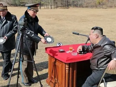 تصاویر دختر کیم جونگ اون در میدان تیر 