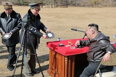 تصاویر دختر کیم جونگ اون در میدان تیر 