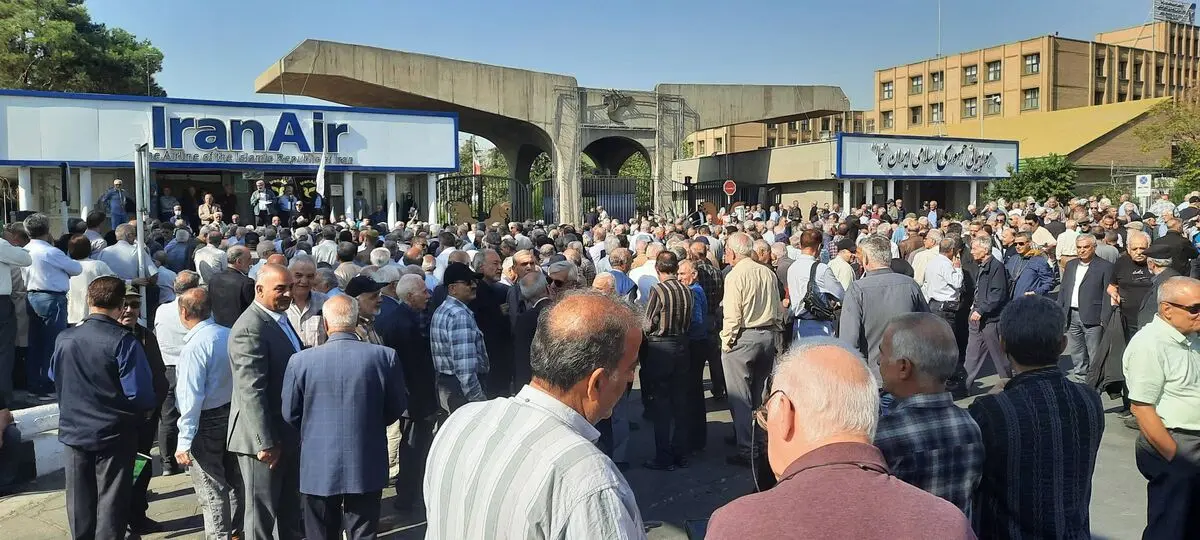 تجمع بازنشستگان هما در اعتراض به مشکلات درمانی و بلاتکلیفی مطالبات معیشتی