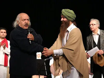 آیدین شیخ عواید کنسرتش را به سیل زدگان اختصاص داد/ هرگز موسیقی خیابانی را رها نمی‌کنم/ بچه‌های موسیقی خیابانی را دریابید
