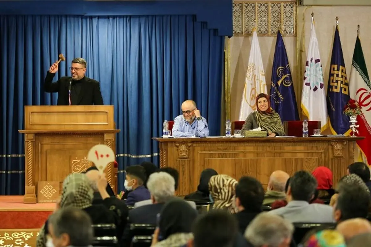 برگزاری حراج آثار فاخر هنری اصفهان جهت قدردانی از هنرمندان 